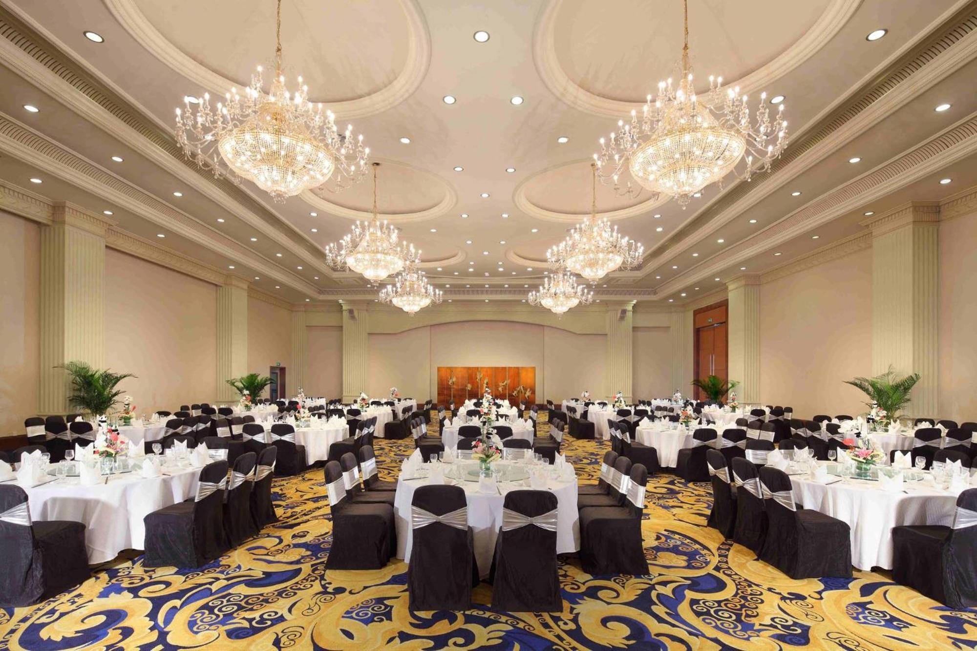 Holiday Inn Chengdu Century City-Westtower Exterior photo