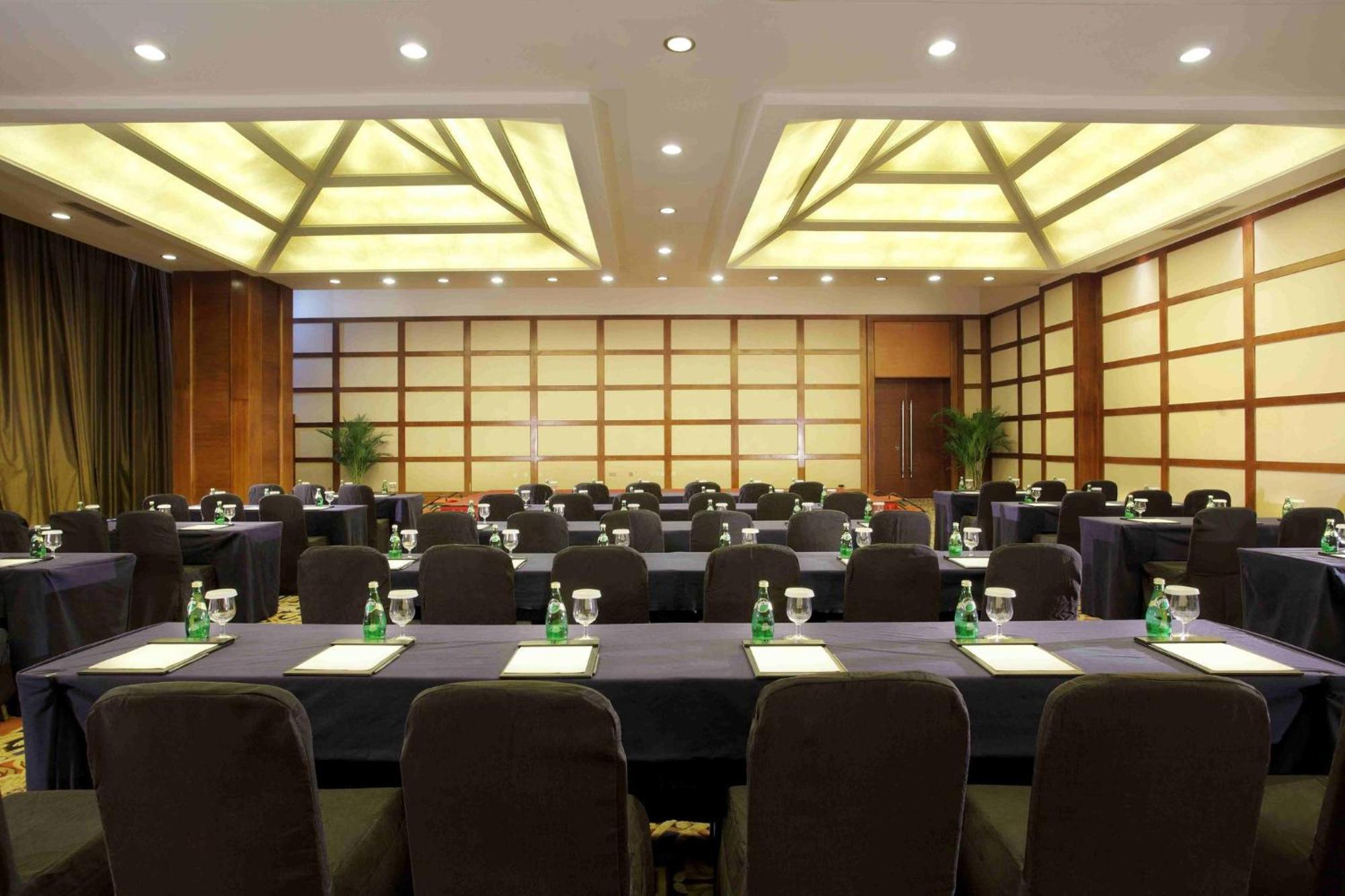 Holiday Inn Chengdu Century City-Westtower Exterior photo
